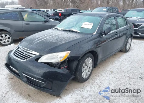 2012 Chrysler 200 Lx z USA, uszkodzony, nr VIN 1C3CCBAB9CN296115